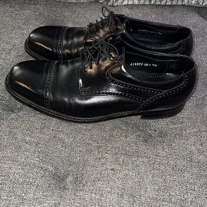 Men’s sz12 Black Florsheim Magneforce Dress Shoes